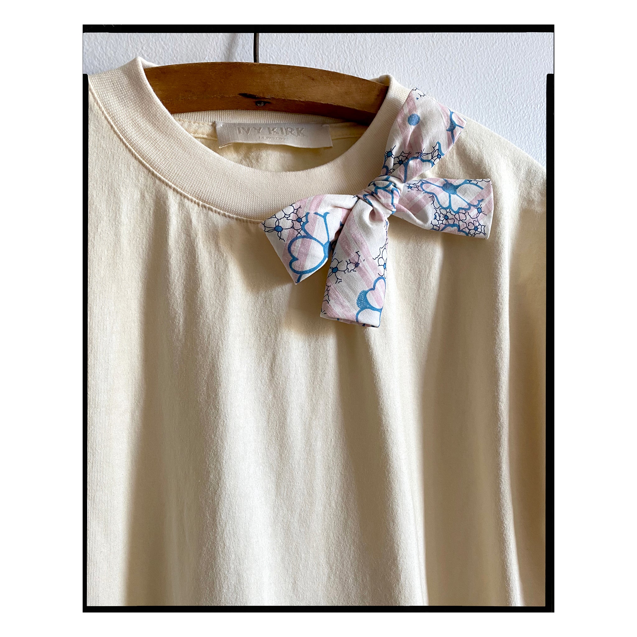 Daisy Single Bow Tee